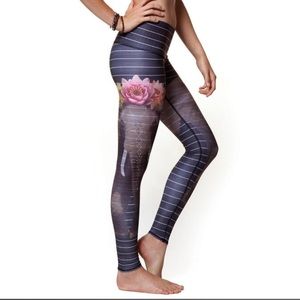 Teeki yoga pants